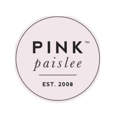Logótipo circular rosa claro com texto PINK paislee EST. 2008