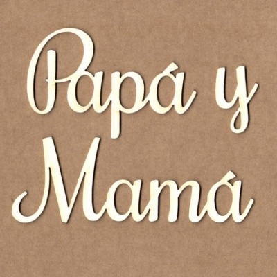 Letreiro decorativo de madeira com frase 'Papá y Mamá'
