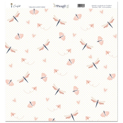 Papel decorativo com padrão de libélulas e corações cor-de-rosa e azul em fundo branco