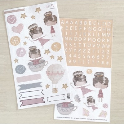 Folhas de autocolantes com desenhos de meninas, balão, estrelas, corações e letras em tons pastel