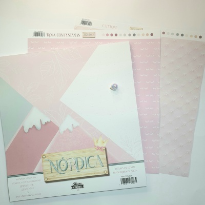 Papel de scrapbook rosa e branco com padrões e texto NÓRDICA