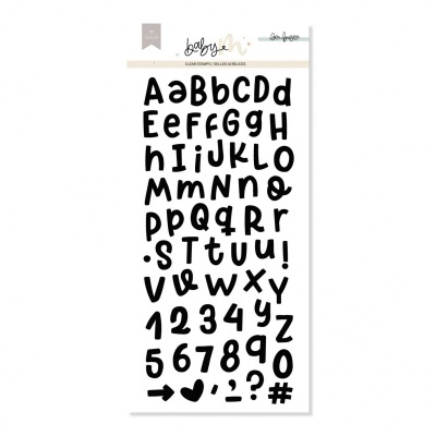 Folha de autocolantes de letras e números em preto sobre fundo branco