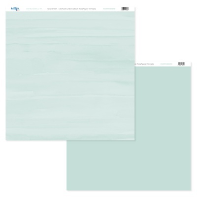 Folhas de papel craft azul e verde com etiquetas no topo