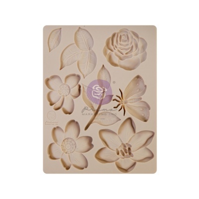 Molde de silicone bege com formas de flores, folhas e borboleta
