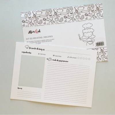 Kit de 50 receitas com design preto e branco e ilustrações de cozinha.