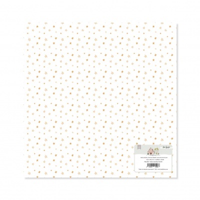 Folha de papel decorativo branco com estrelas douradas e etiqueta com texto e código de barras