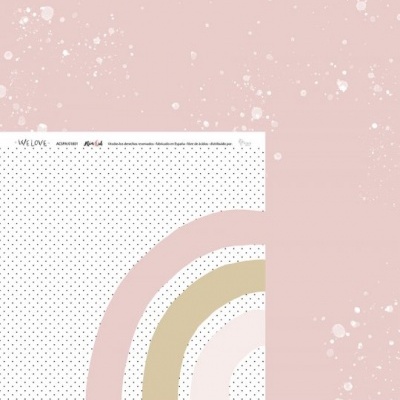 Papel decorativo para scrapbook com padrão de bolinhas, arco-íris em rosa e bege, e fundo rosa manchado