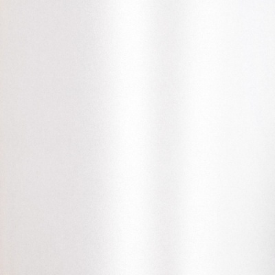 Folha branca lisa num fundo branco