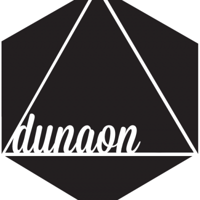 Logótipo 'dunaon' em fundo hexagonal preto