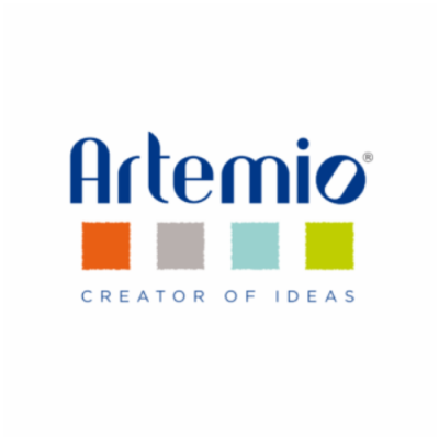 Logótipo Artemio com quatro quadrados coloridos e texto em azul