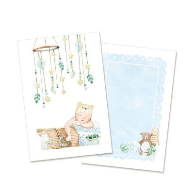 Dois cartões decorativos para bebé com ilustrações de urso, estrelas e acessórios de bebé