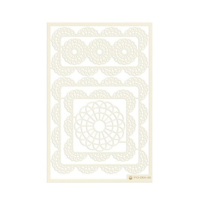 Produtos decorativos recortados em papel bege com padrões circulares sobre fundo branco