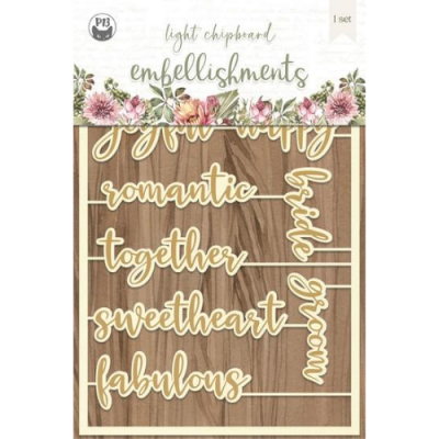 Palavras recortadas em chipboard leve em estilo manuscrito, cores bege e castanho, sobre fundo madeira, embalagem com flores e texto em inglês.