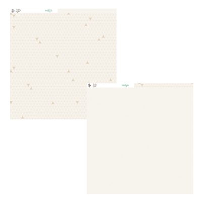 Duas folhas de papel para scrapbook com padrão de triângulos e lisa em tons bege