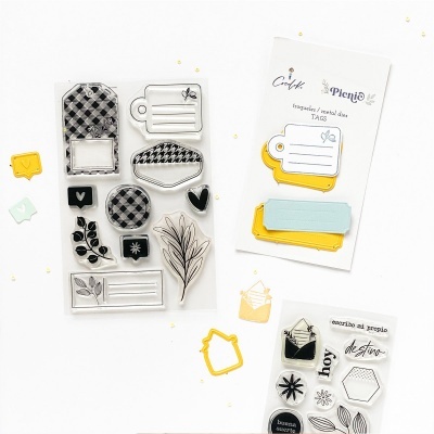 Carimbos de silicone e etiquetas de papel em cores preto, branco, amarelo e azul