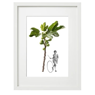 Quadro com moldura branca e ilustração de planta e criança a brincar com aro.