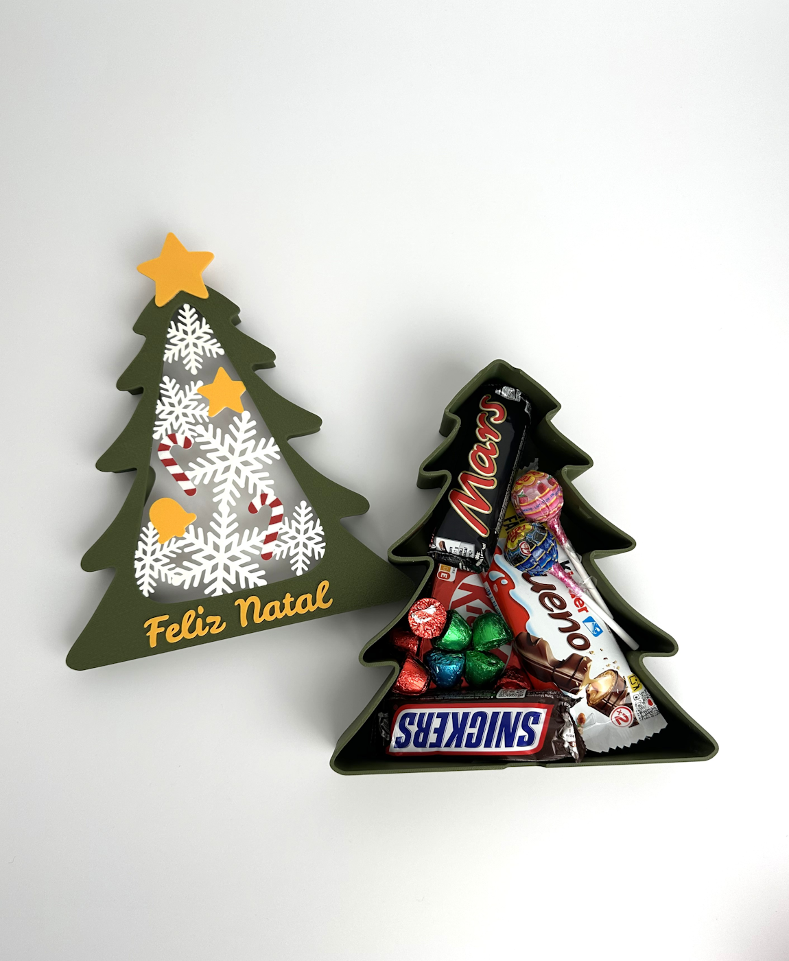 Caixa de presente árvore de Natal verde com chocolates