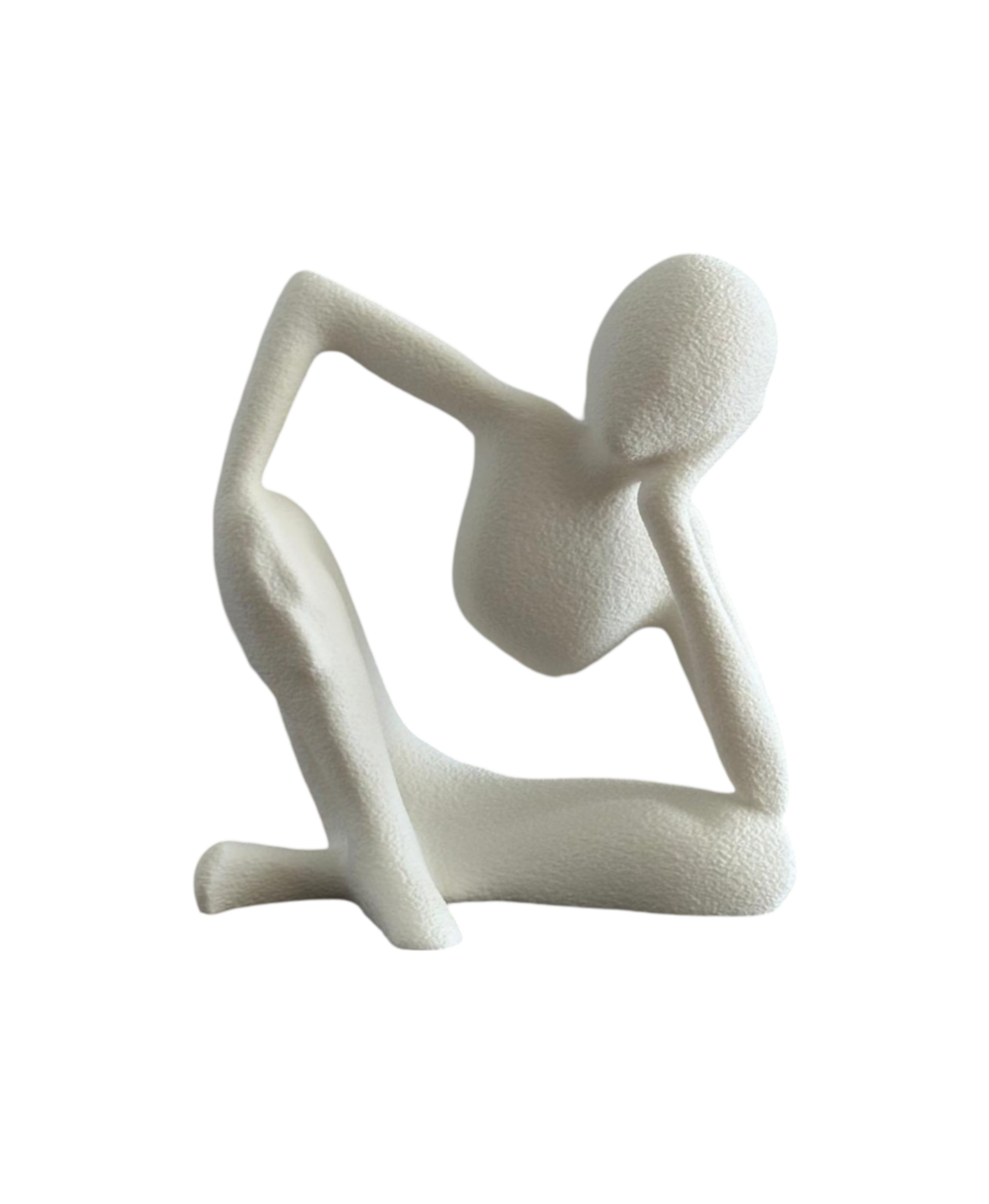 Escultura decorativa abstrata branca com textura rugosa em pose sentada