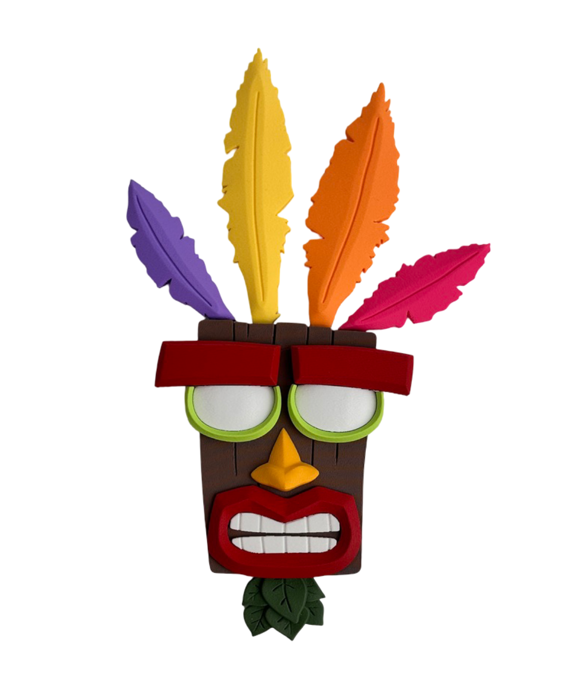 Máscara decorativa de madeira com penas coloridas e detalhes faciais em várias cores