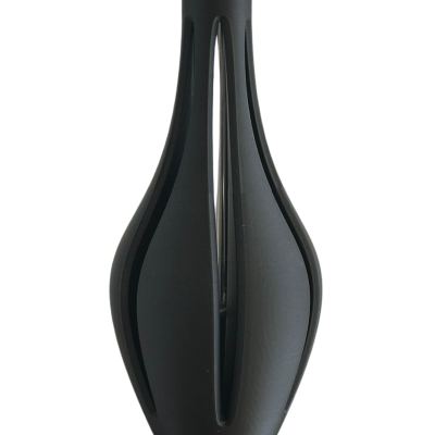 Vaso decorativo preto com aberturas verticais em cerâmica