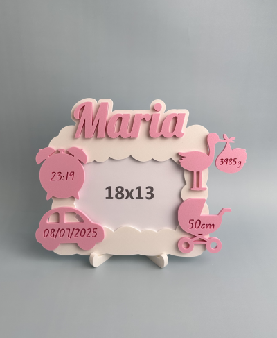 Moldura branca e rosa para fotografia com nome Maria e detalhes de nascimento do bebé