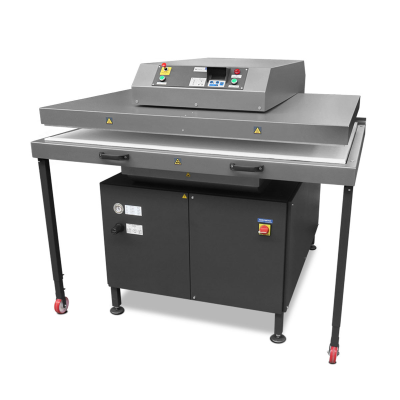 Máquina de estampagem metálica preto e cinza com painel de controlo e rodas vermelhas