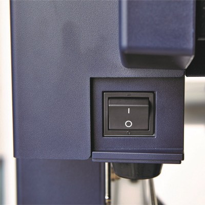 Interruptor de máquina de café azul escuro com símbolos I e O