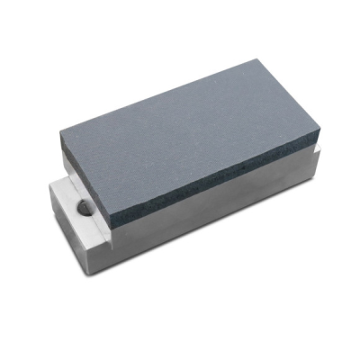 Pedra de afiar retangular com base metal prateada e superfície cinzenta