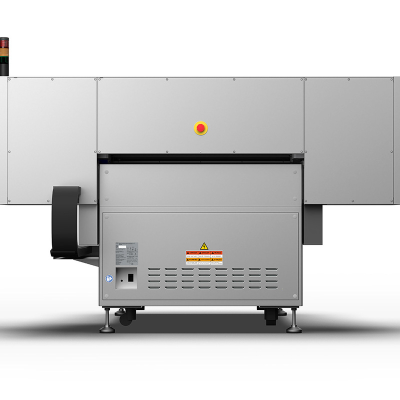 Máquina industrial cinzenta com painel e avisos de segurança
