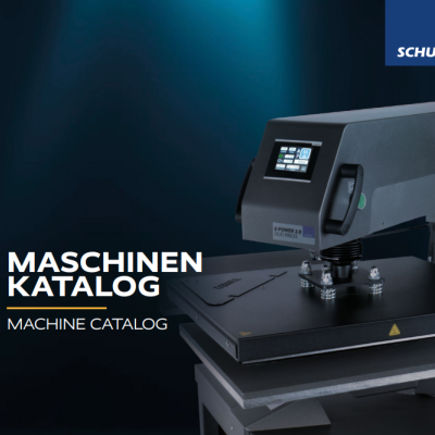 Máquina industrial preta com visor digital e texto promocional Schulze