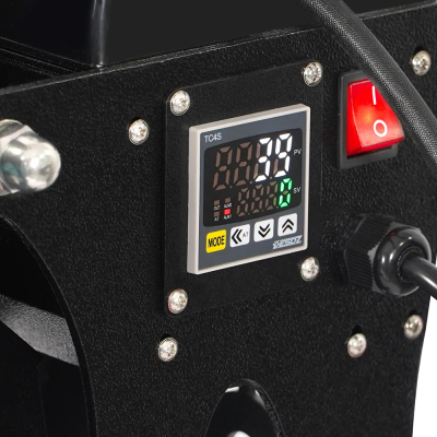 Painel de controlo eletrónico preto com monitor digital TC4S