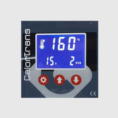 Ecrã digital azul com botões vermelhos e texto CALORtrans