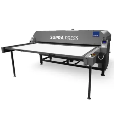 Máquina de impressão SUPRA PRESS cinzenta com tampo branco e painel digital