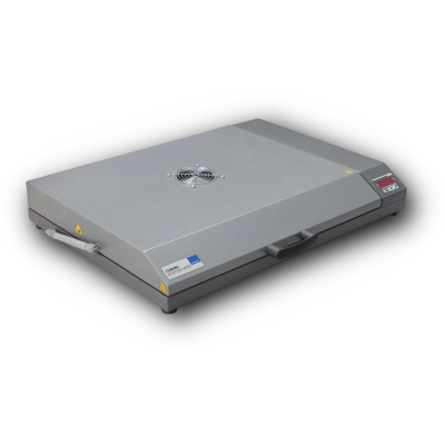 Dispositivo retangular cinzento metálico com ventoinha e painel de controlo digital