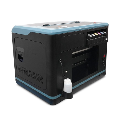 Impressora industrial preta com tinteiros coloridos e frasco branco conectado