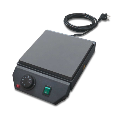 Placa de aquecimento preta com controlo de temperatura e interruptor