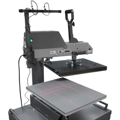 Prensa térmica industrial cinzenta com linhas vermelhas e estrutura preta