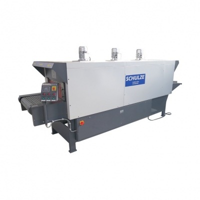 Máquina industrial cinza e branca com painel de controlo e etiqueta SCHULZE