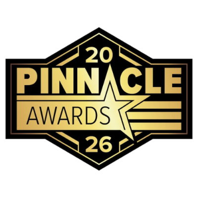 Emblema dourado e preto com texto PINNACLE AWARDS 2026 e estrela