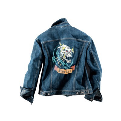 Casaco de ganga azul com bordado de caveira com chifres e texto 'Rocker' nas costas