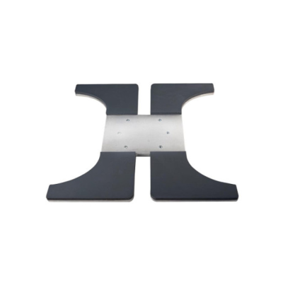 Peça em forma de X com partes pretas e metal prateado no centro