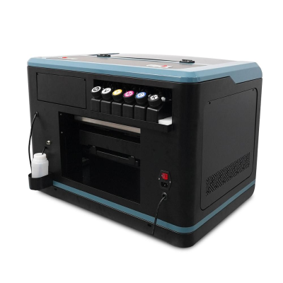 Impressora industrial preta com tinteiros coloridos e frasco branco ligado na lateral.