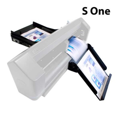 Scanner branco S One com duas bandejas e texto 'S One' ao lado