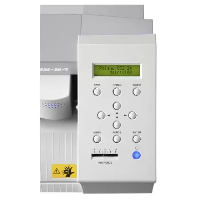 Painel de controlo branco com ecrã LCD e botões redondos