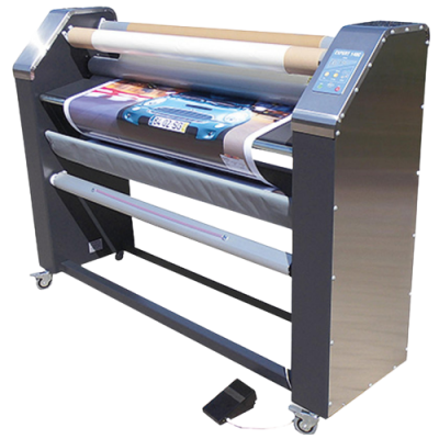 Impressora grande formato preta e plateada a imprimir poster colorido de carro azul