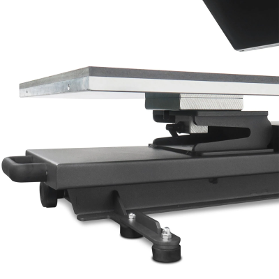 Base de plataforma metálica preta com placa cinza e suportes de fixação.