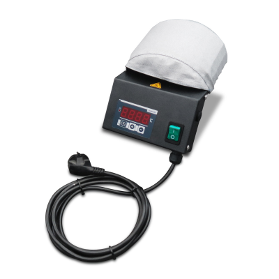 Máquina de aquecimento com visor digital, tampa cinzenta e cabo elétrico preto.