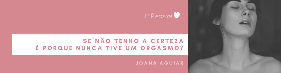 Mulher de olhos fechados com expressão serena ao lado de texto motivacional em fundo rosa