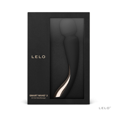 Massageador corporal preto LELO SMART WAND 2 em caixa preta com janela