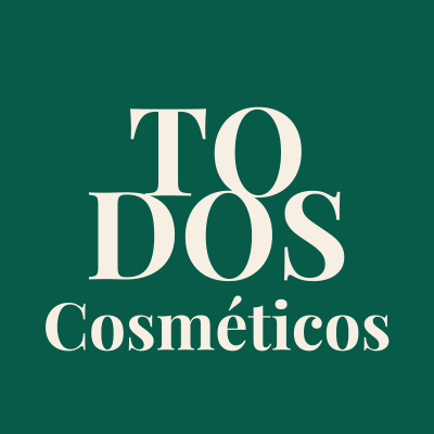 Logótipo com texto TODOS Cosméticos em bege claro sobre fundo verde escuro